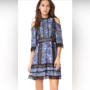 Alice + Olivia Gatz Cold Shoulder Mini Dress size 6 NWOT blue lace nude
